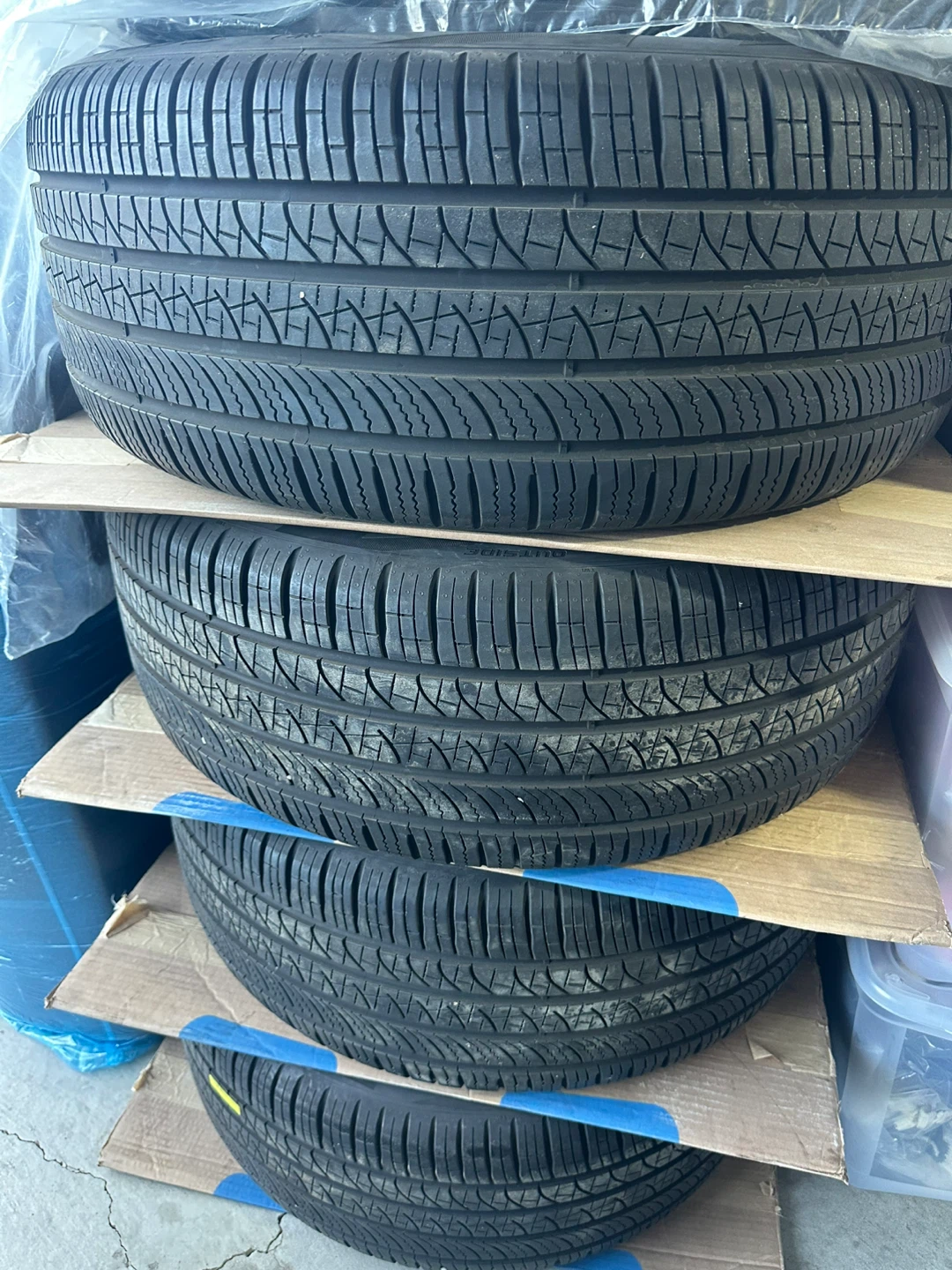 2021 VW Atlas OEM rims and tires + winter mats - photo 5