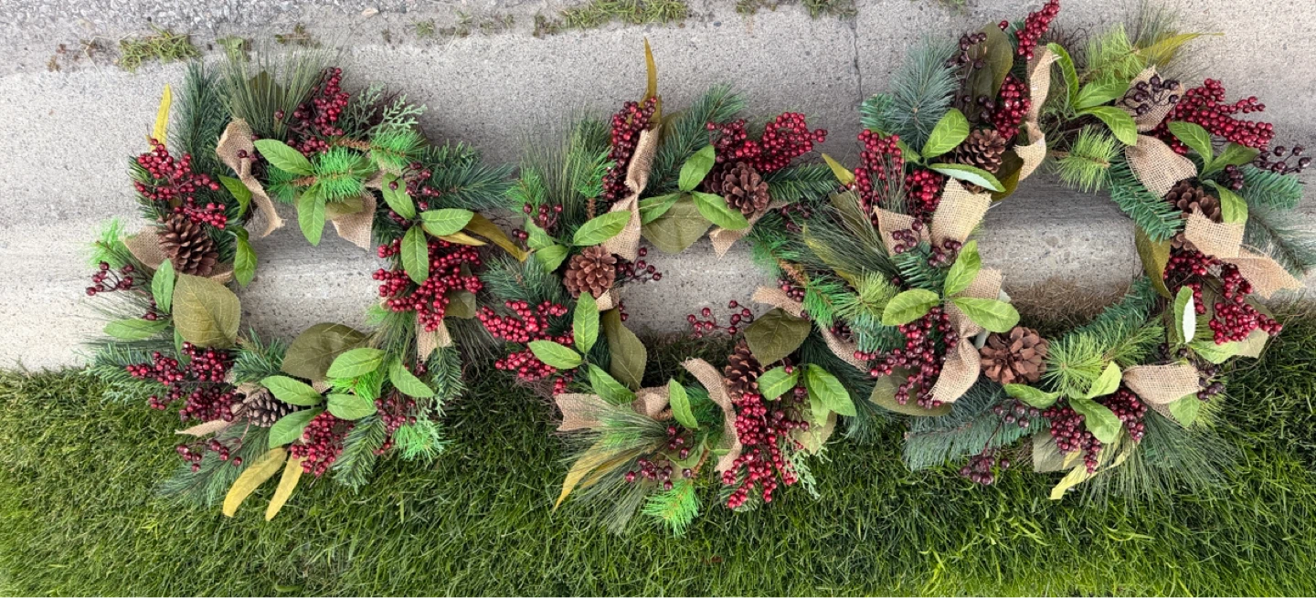 Artificial Christmas Wreath with Berries and Pinecones - photo 4