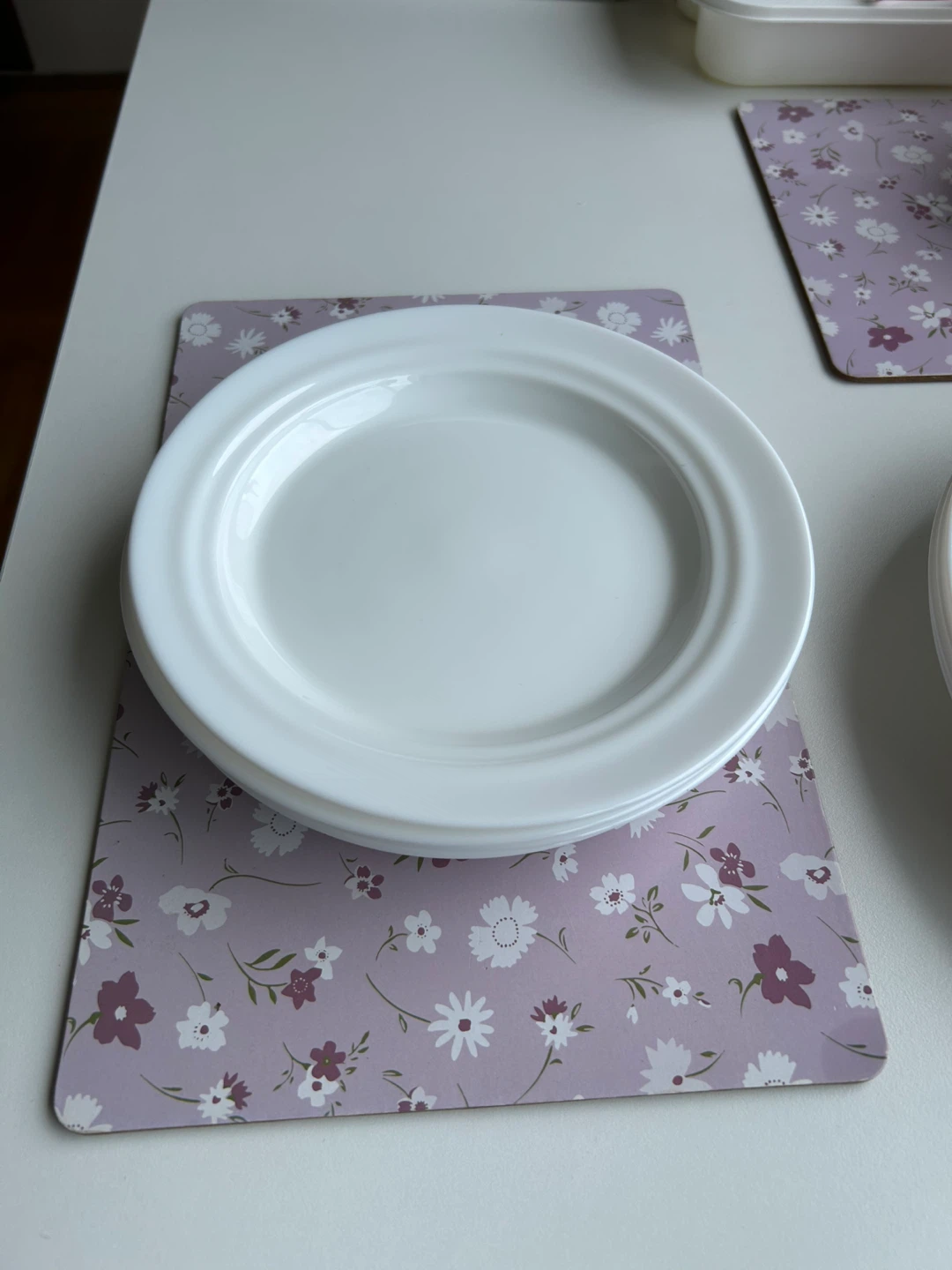 Dinnerware Set with Utensils and Gadgets - photo 4