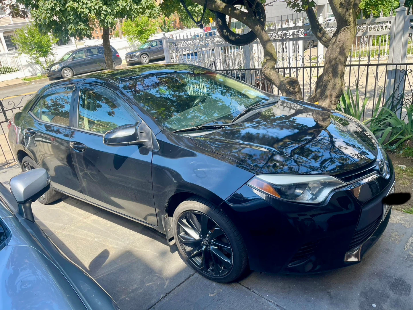 Black Toyota Corolla LE Sedan - photo 4