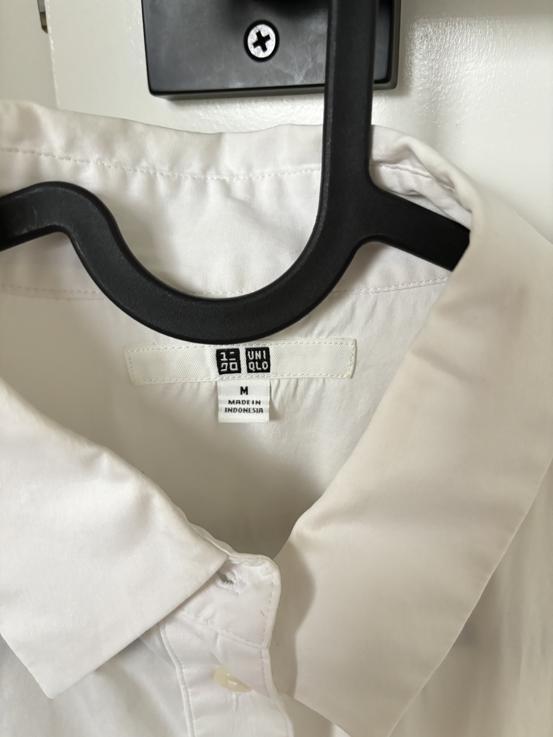 UNIQLO White Button-Up Shirt - Women’s Medium - photo 2