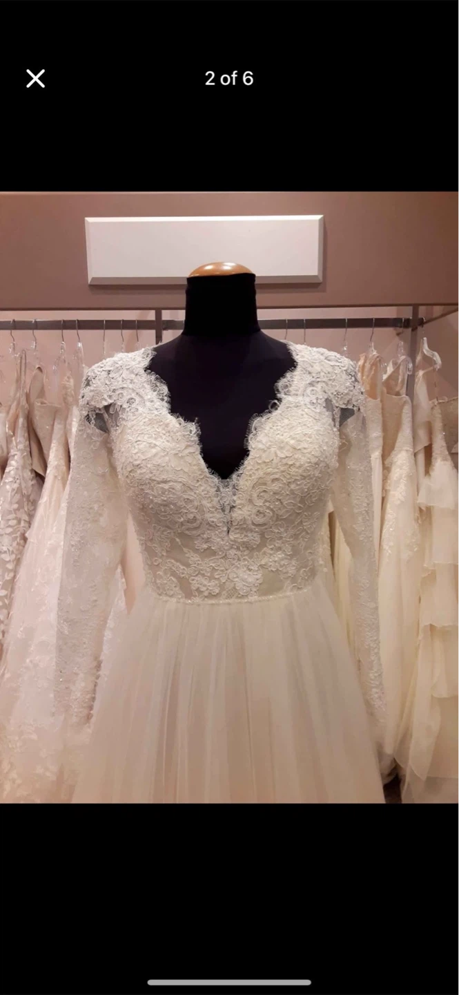 Wedding Dress with Lace Sleeves - photo 2