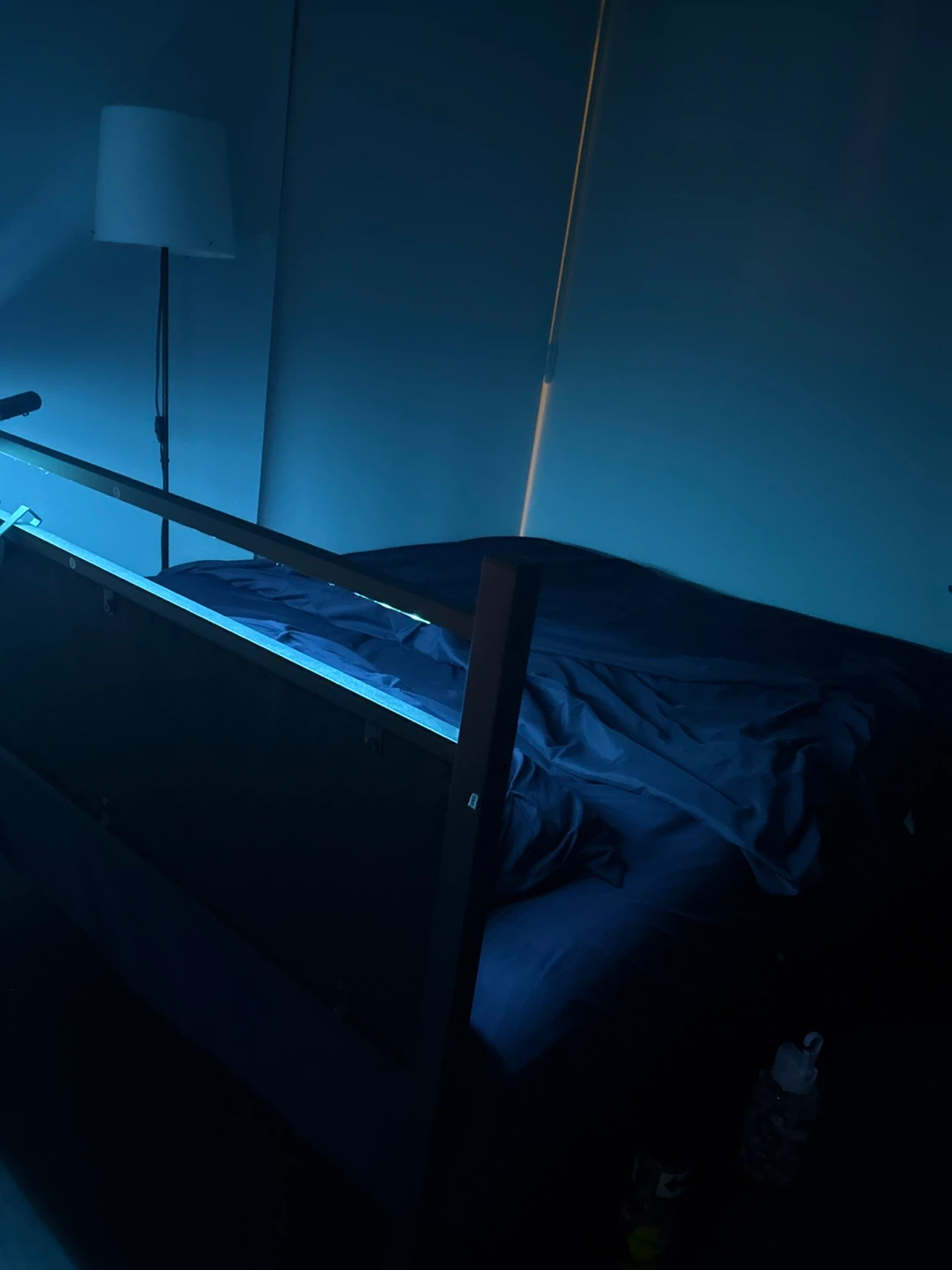 Bed frame + cool gel mattress - photo 2
