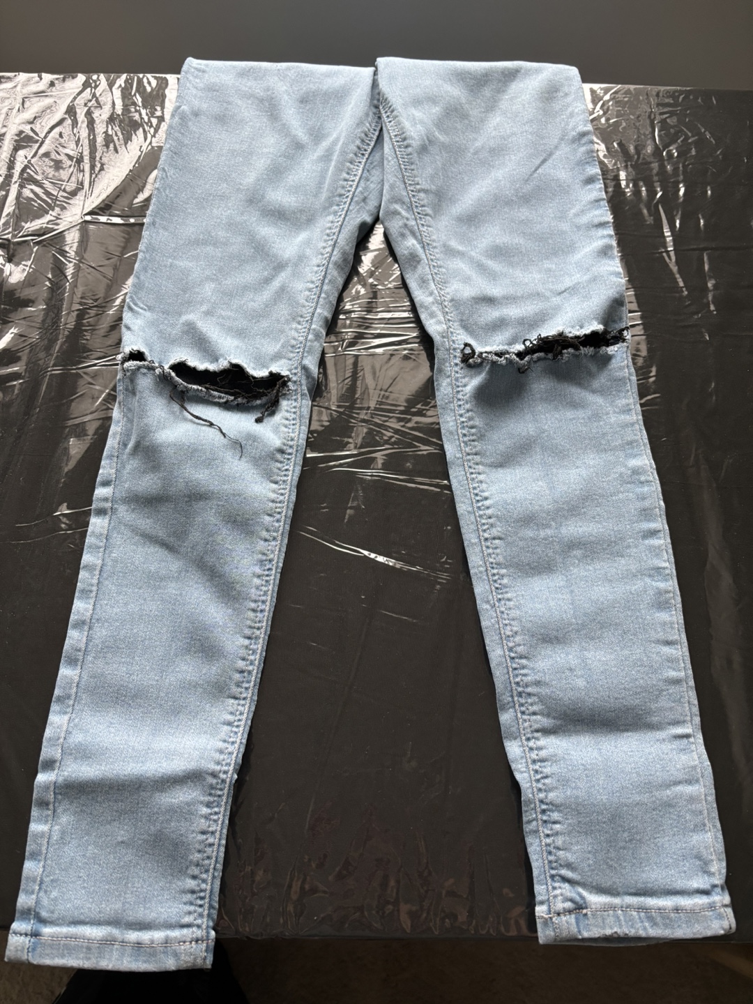 Topshop - Light Wash Ripped Skinny Jeans - photo 2