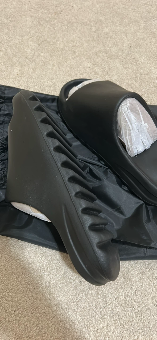 Yeezy Slides - photo 3