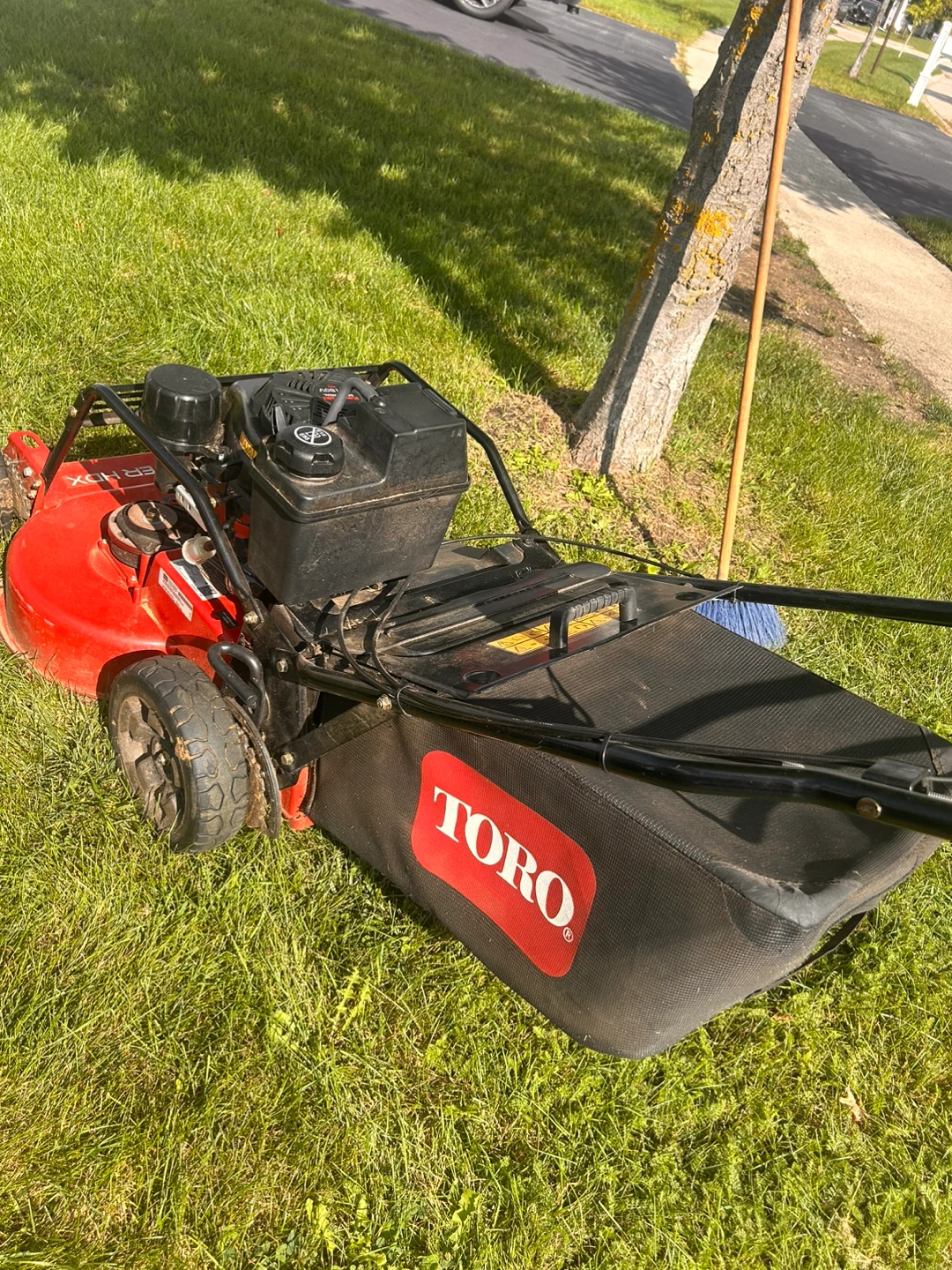 Toro Commercial Lawn Mower with Kawasaki FJ180V Engine - photo 3