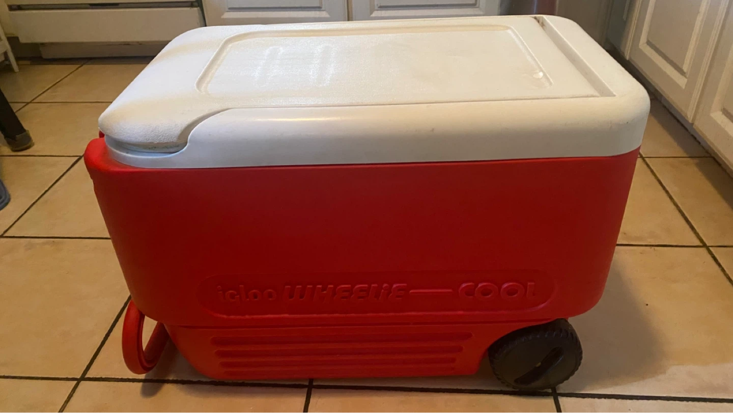 Igloo Rolling Cooler