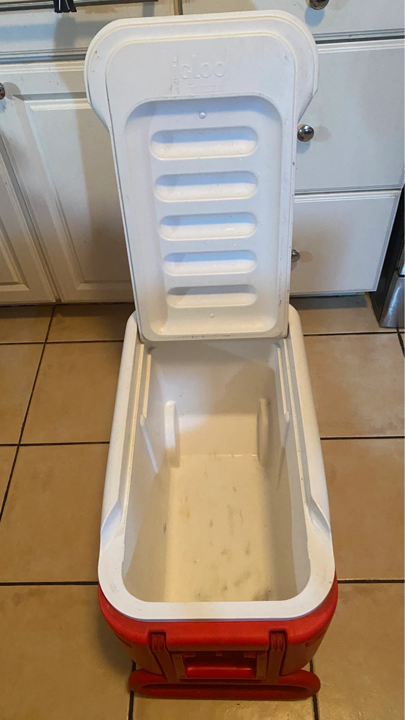 Igloo Rolling Cooler - photo 3