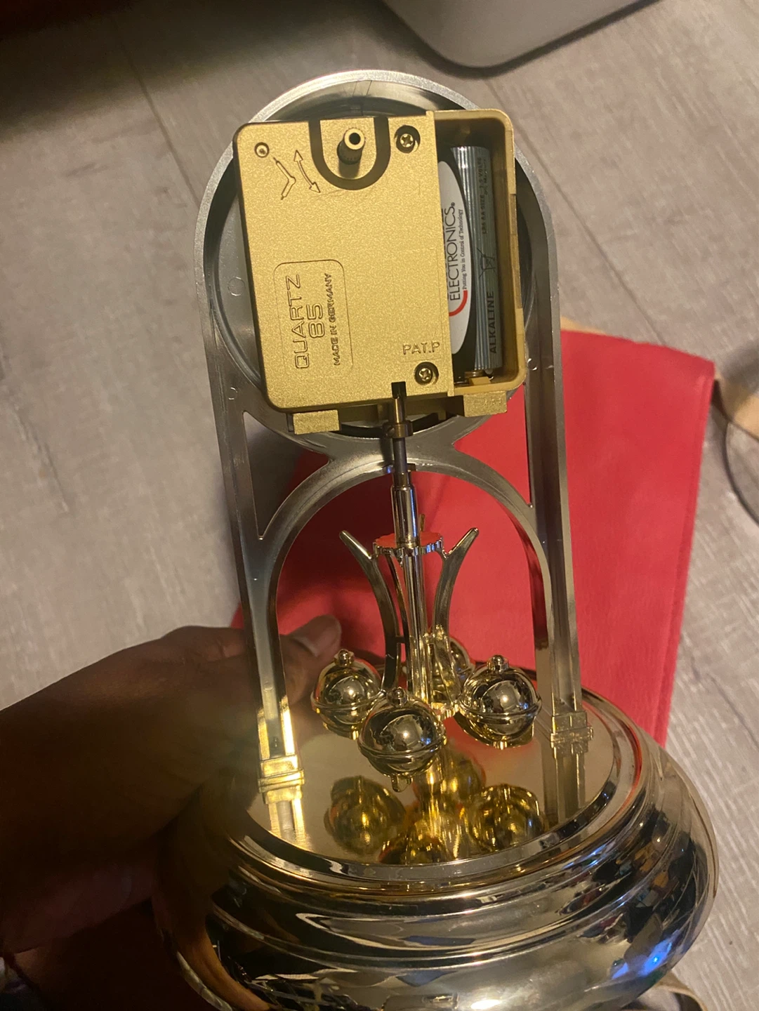 Silhouette Quartz Pendulum Clock - photo 5