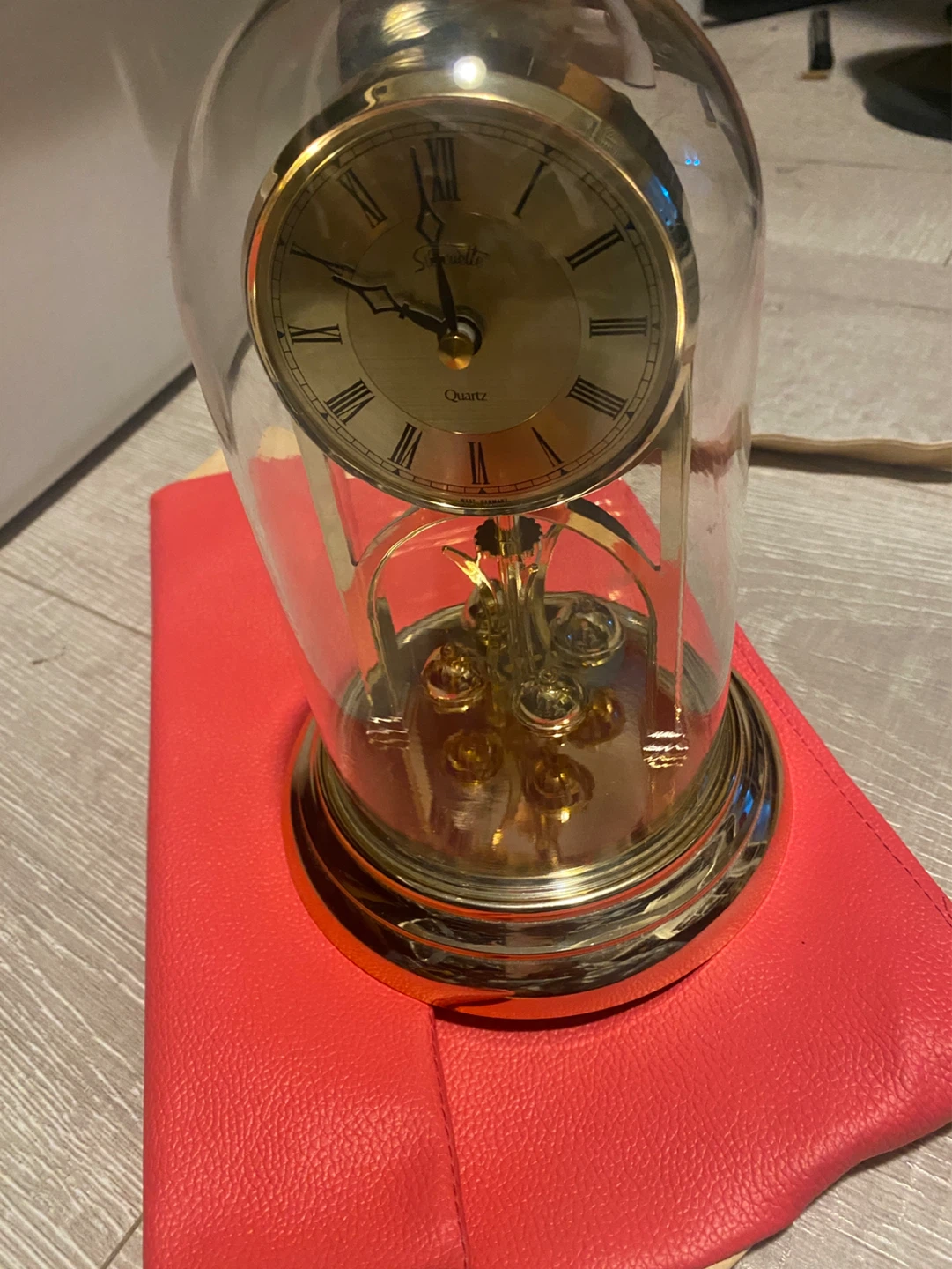 Silhouette Quartz Pendulum Clock - photo 4