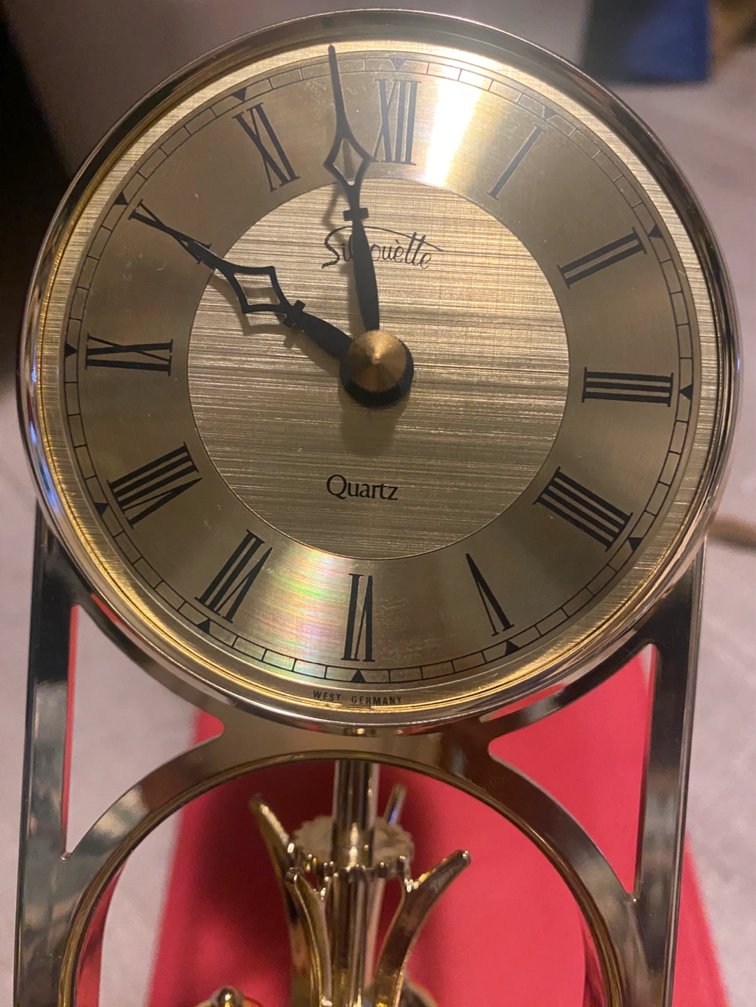Silhouette Quartz Pendulum Clock - photo 2