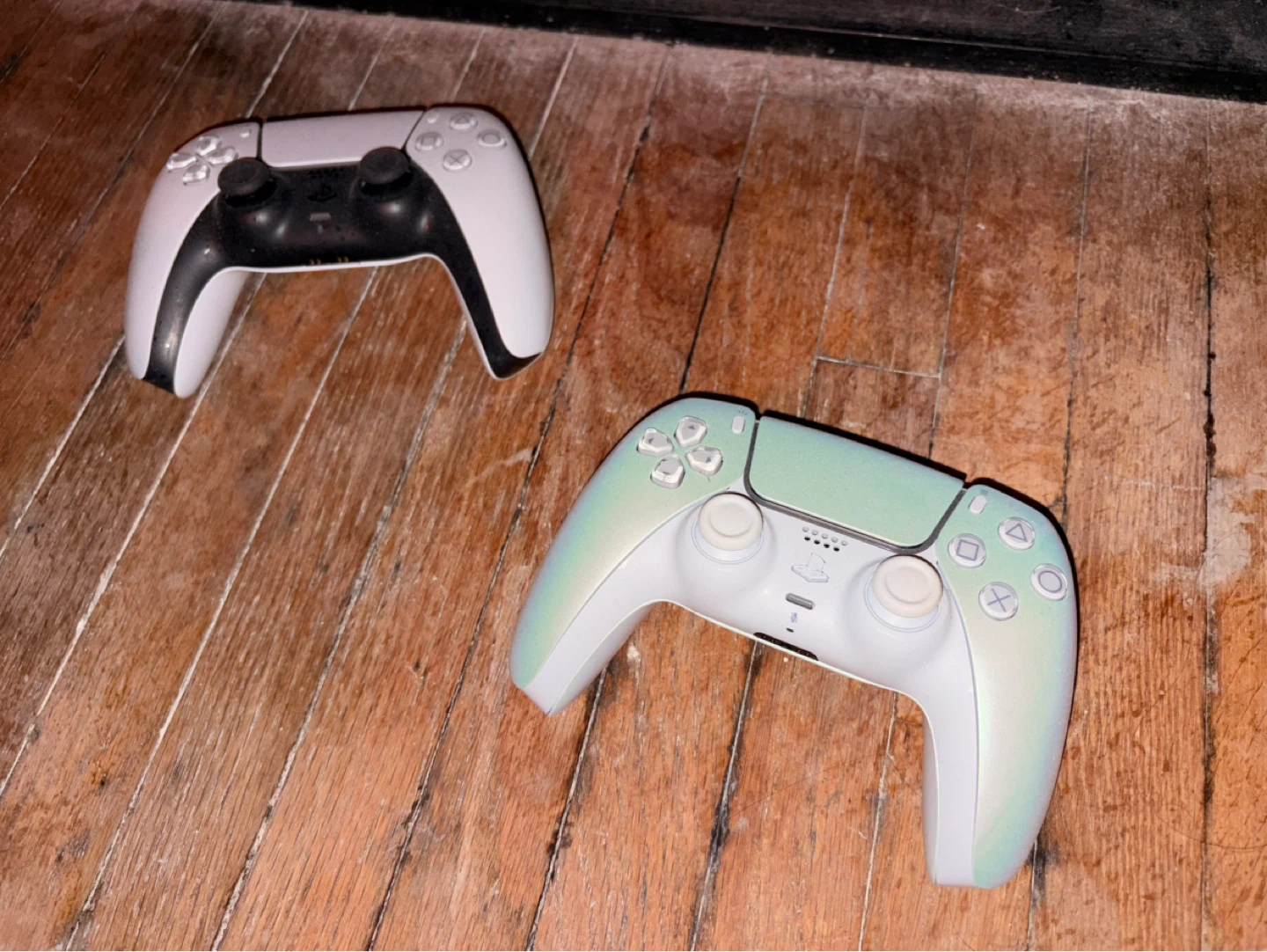 PlayStation 5 with 2 controllers - photo 3