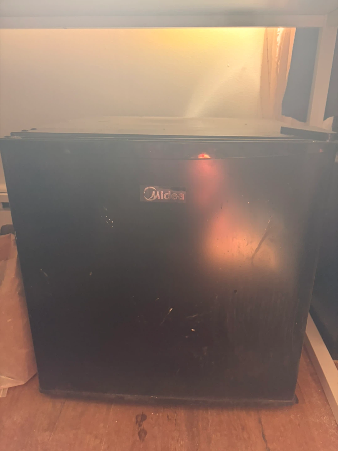 Midea Mini Fridge - photo 2