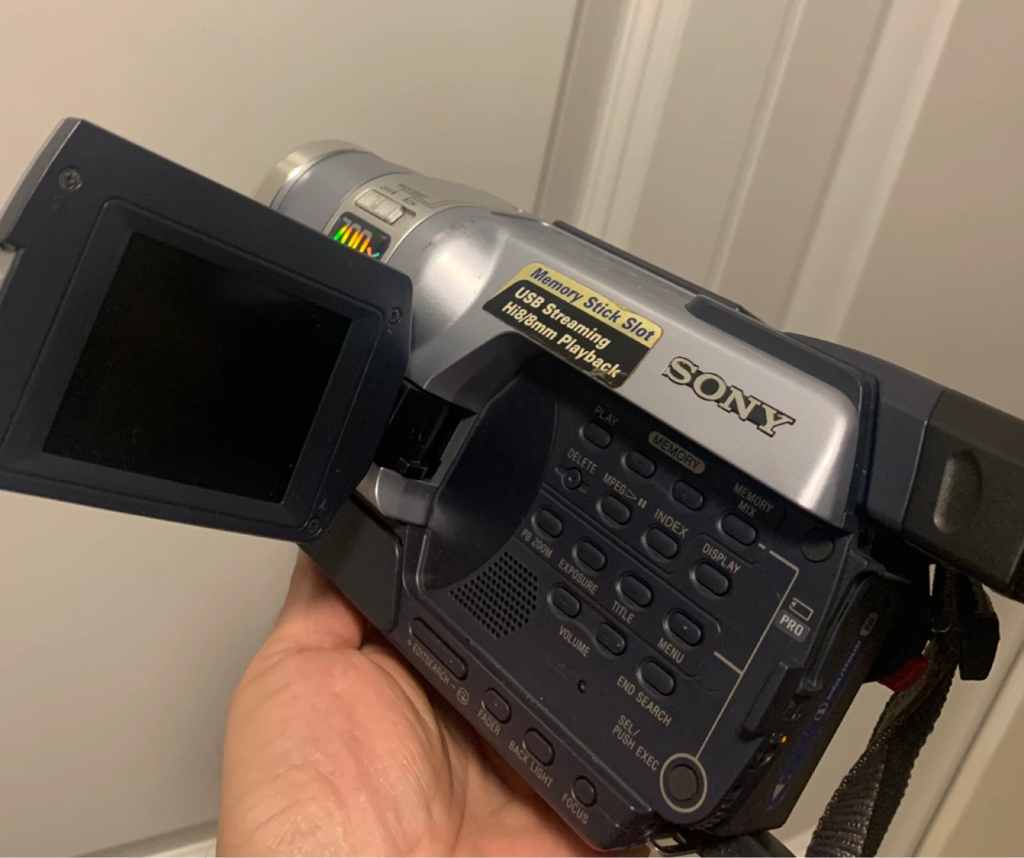 Sony Digital Handycamcorder DCR-TRV350 - photo 4