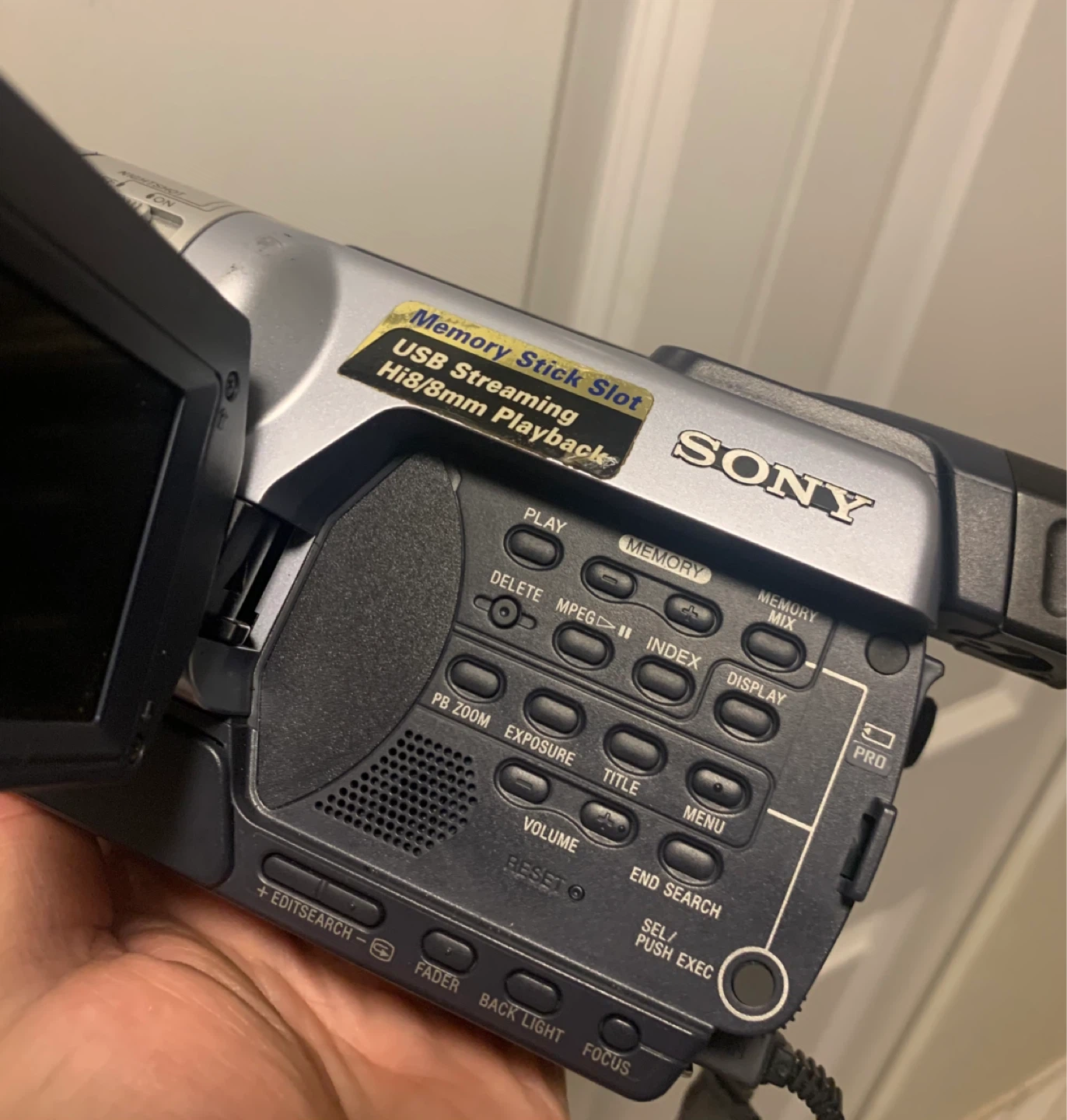 Sony Digital Handycamcorder DCR-TRV350 - photo 3