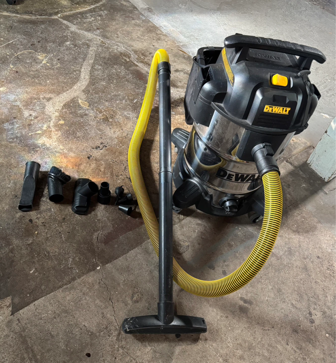 DeWalt 10 Gallon Stainless Steel Wet/Dry Vacuum - photo 2