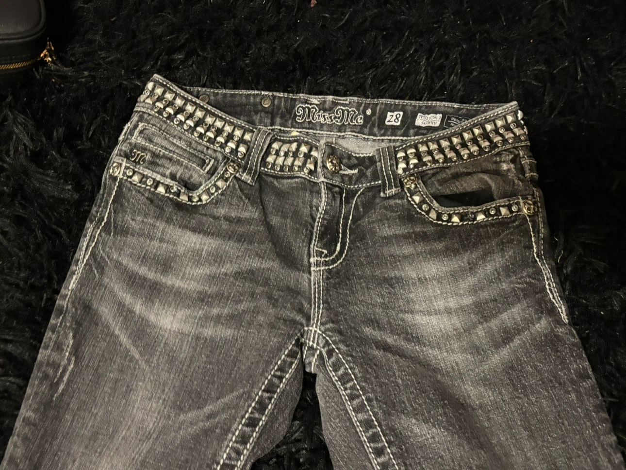 Miss Me Studded Jeans Size 28 - photo 4