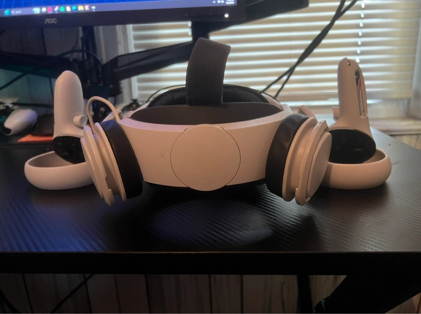 Meta Quest 2 VR Headset with Battery Pack - photo 3