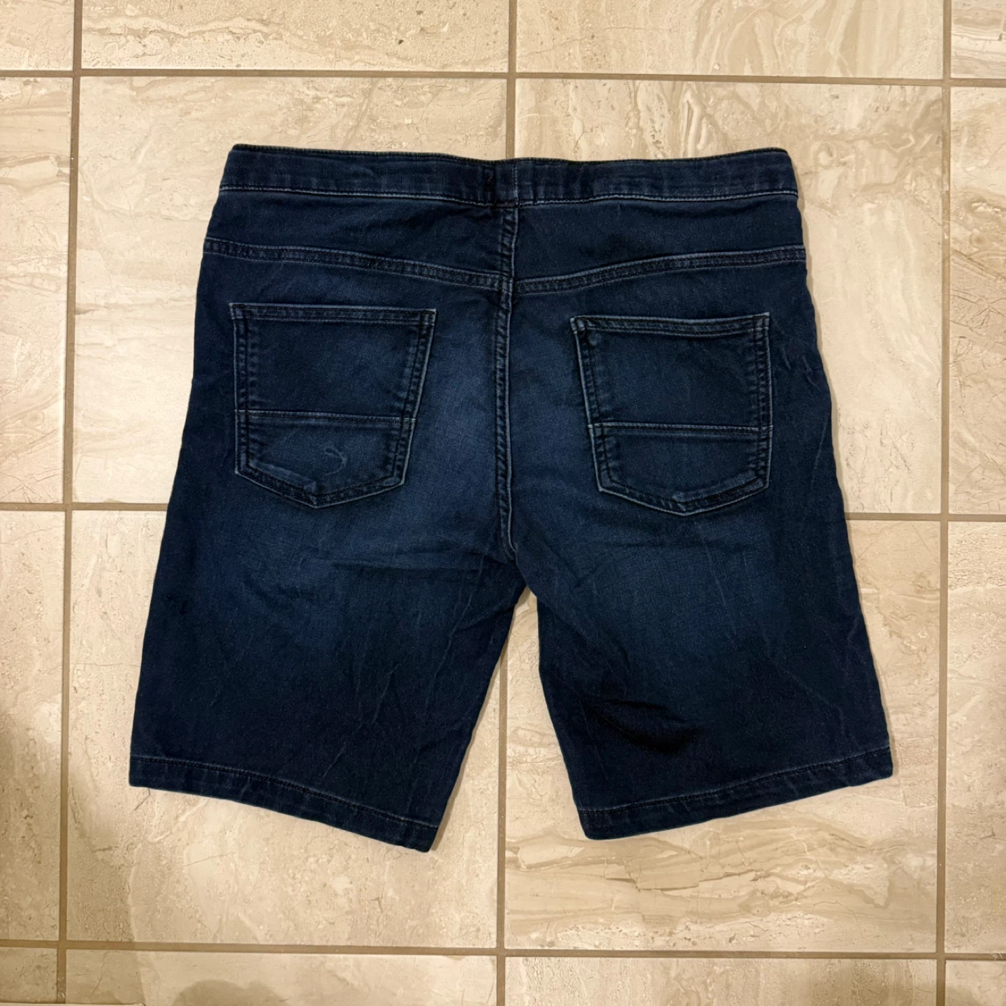 Men’s dark indigo jeans shorts (medium) - photo 2