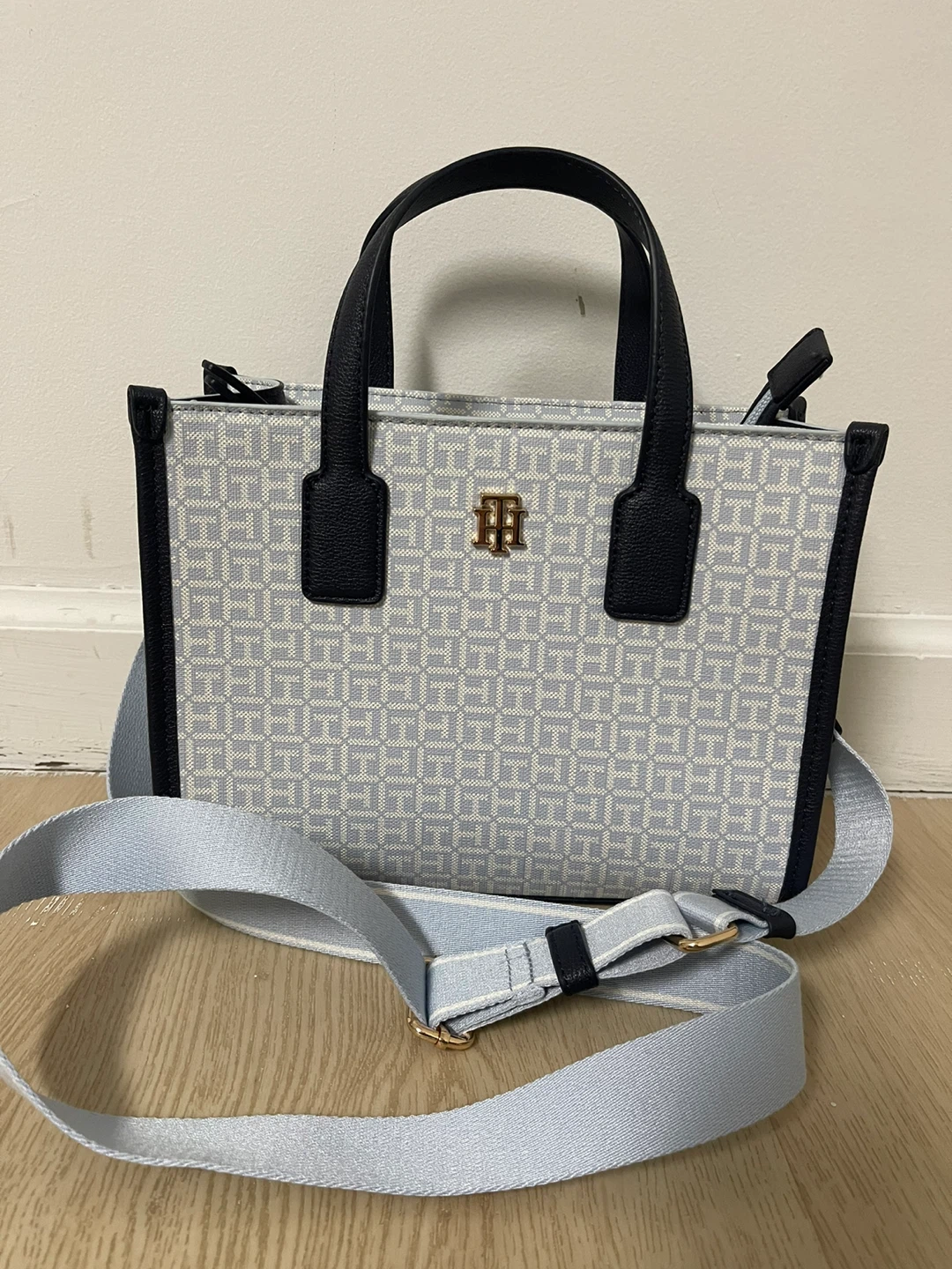 Tommy Hilfiger Tote Bag