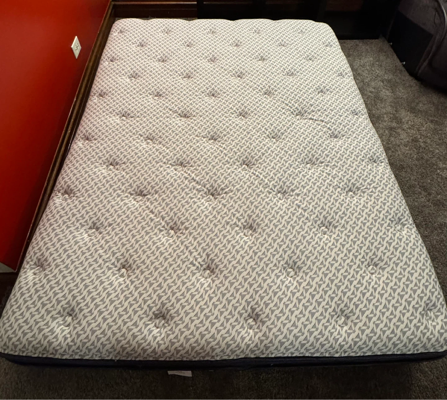 QUEEN Serta Mattress Radford Plush Pillow Top - photo 2