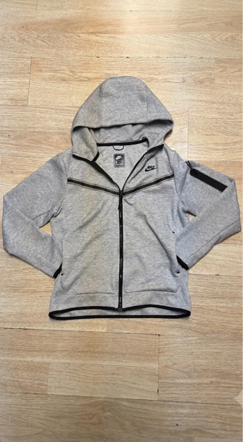 Nike Tech Fleece Full Zip Hoodie