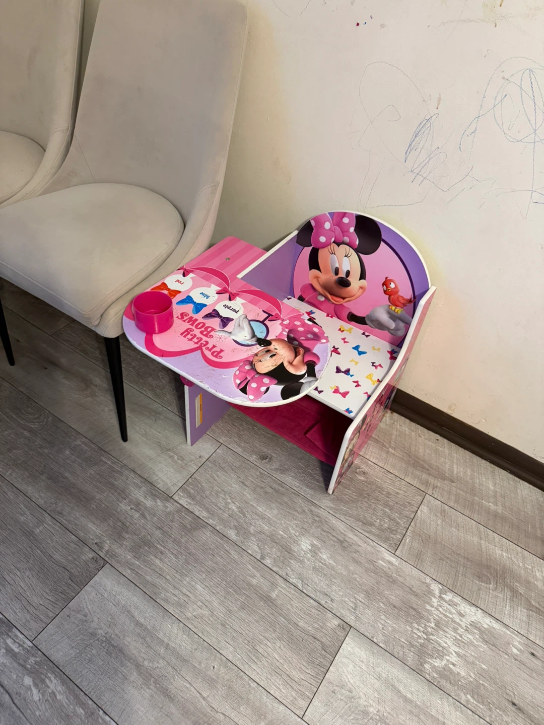 Delta Children Disney Minnie Mouse Kids Chair Desk with Storage