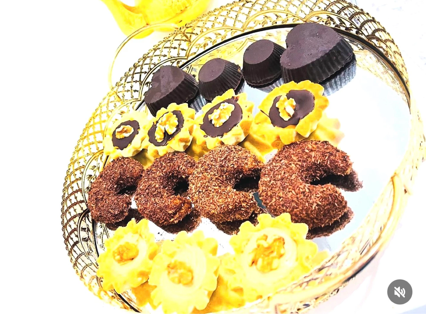 Tarte and chocolate Assorted Dessert Pastries Box - photo 2