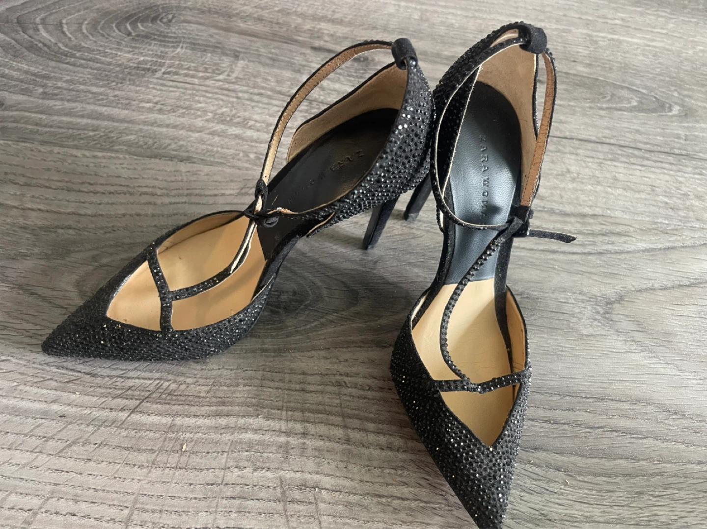 $10 for both. Size 6. - photo 5