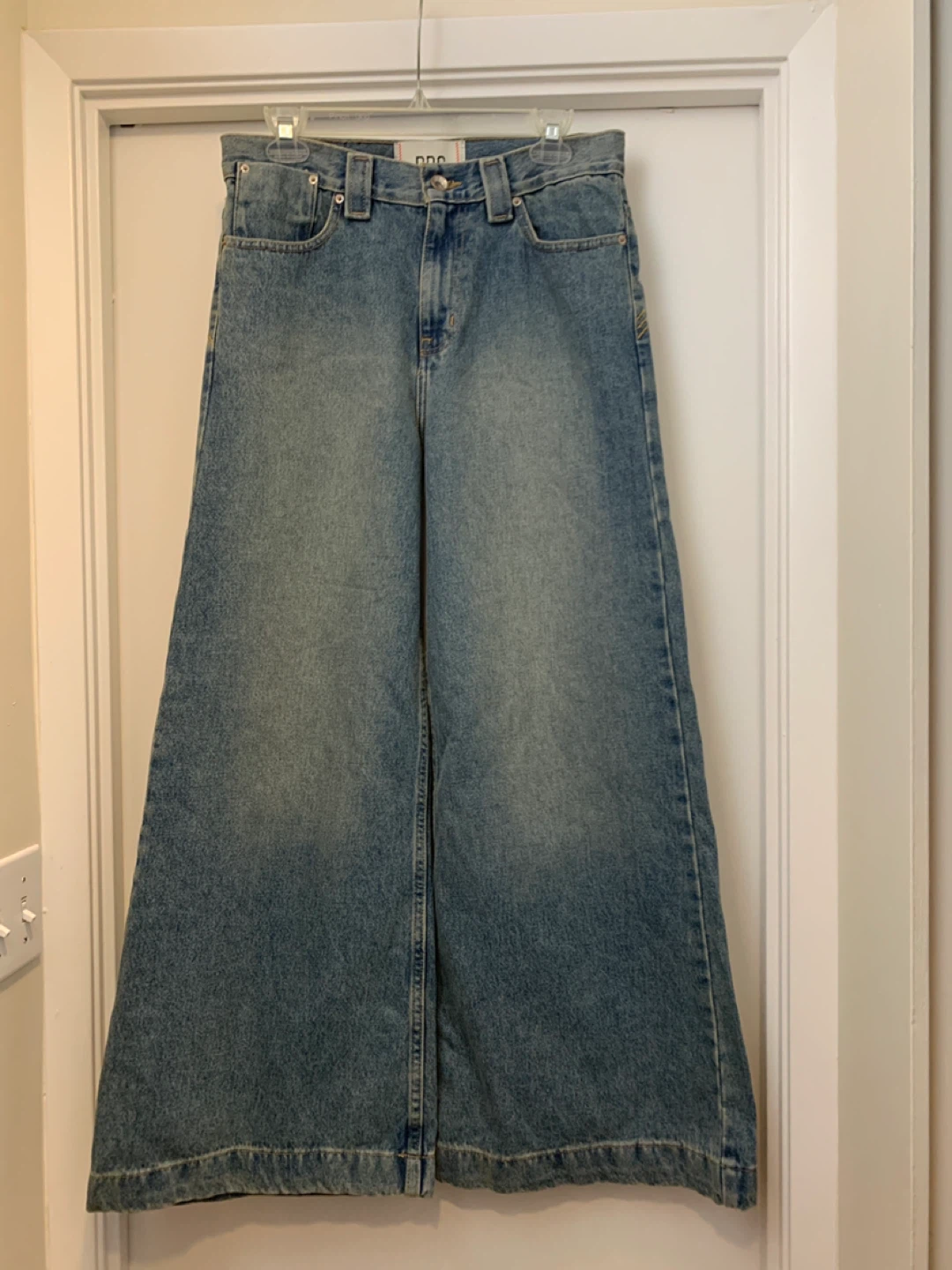 BDG "Conetti" Wide Leg Jeans - Light Wash - 30/30