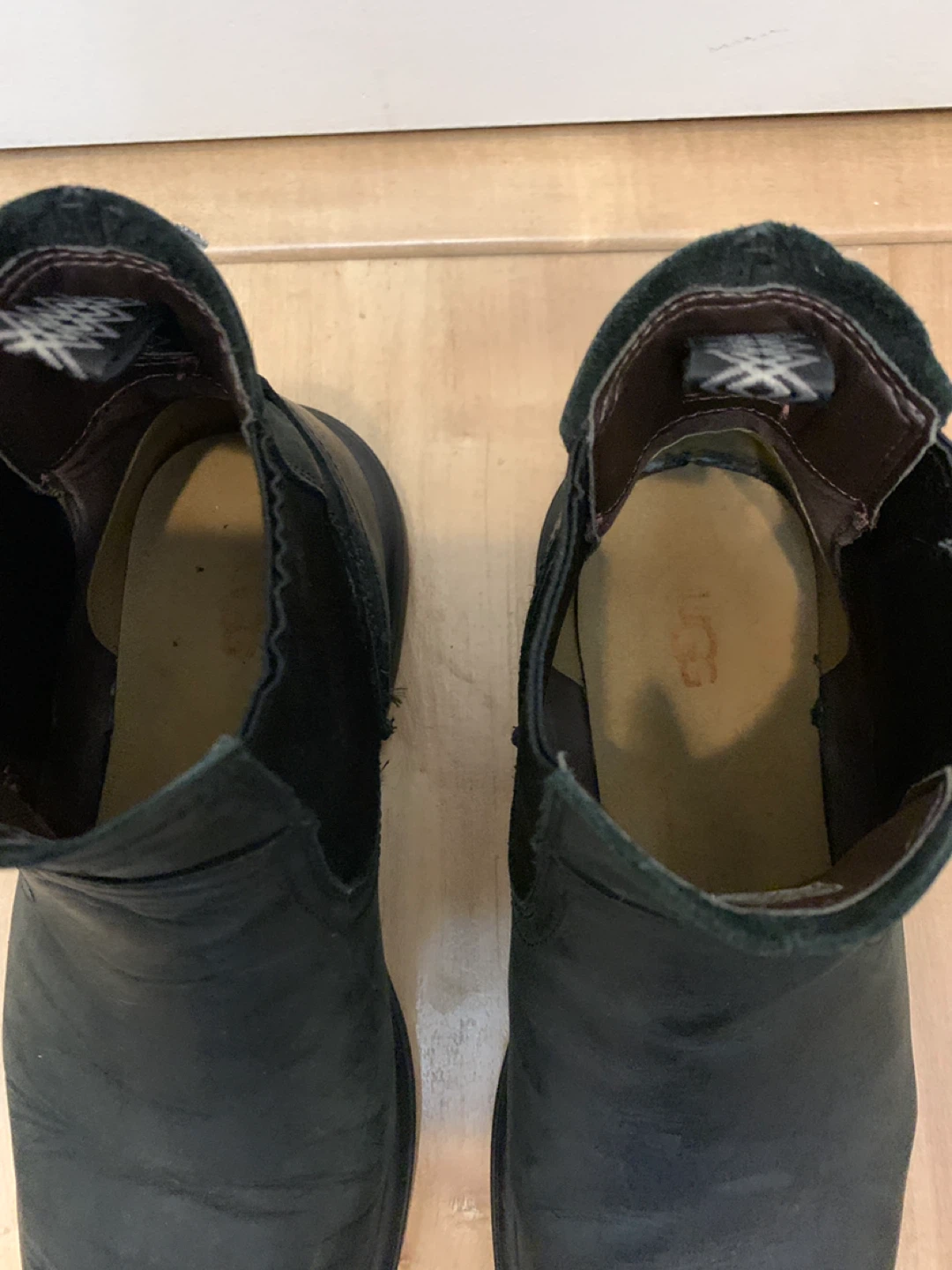 Black UGG Chelsea Boots - photo 2