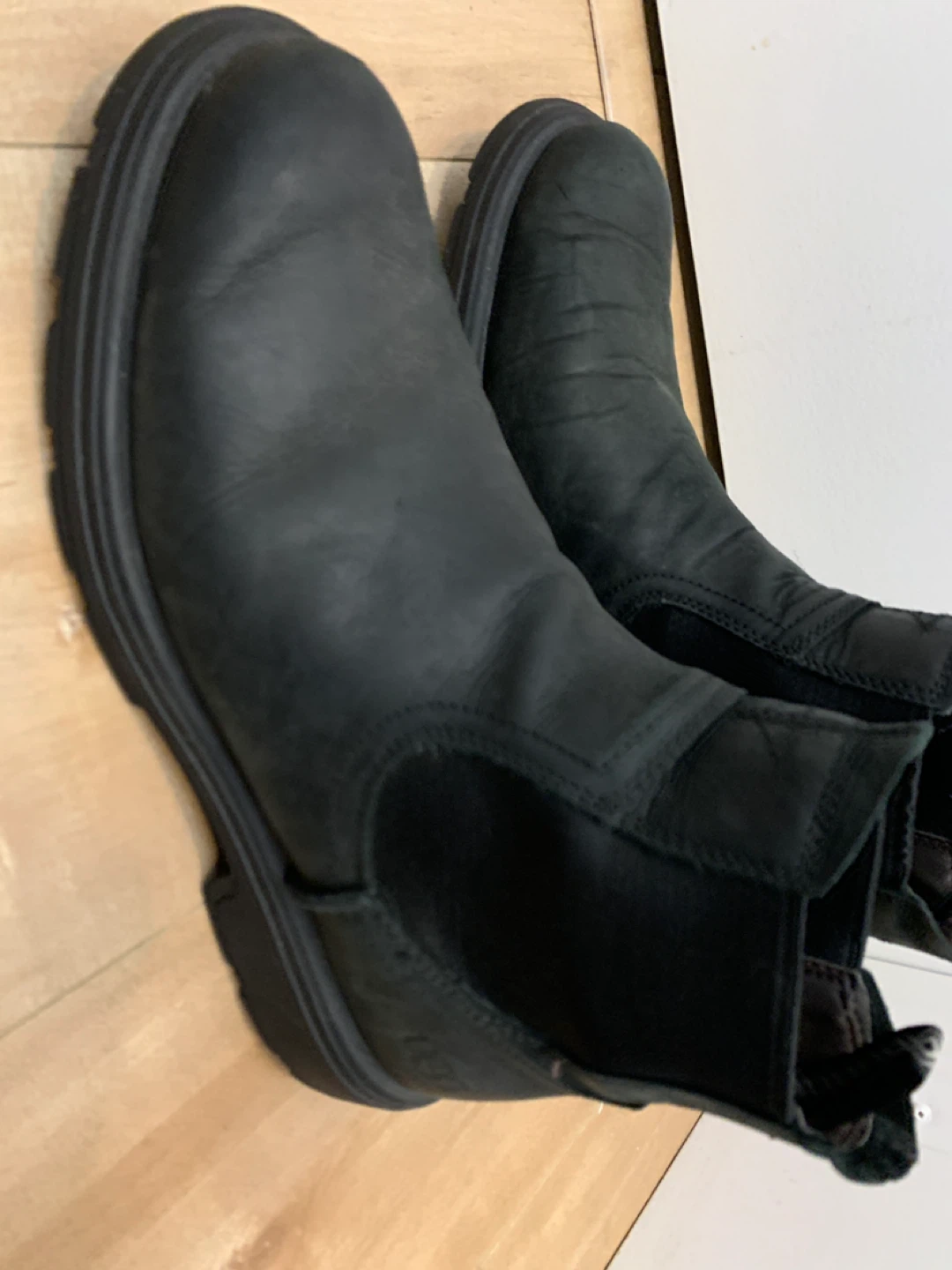 Black UGG Chelsea Boots - photo 3