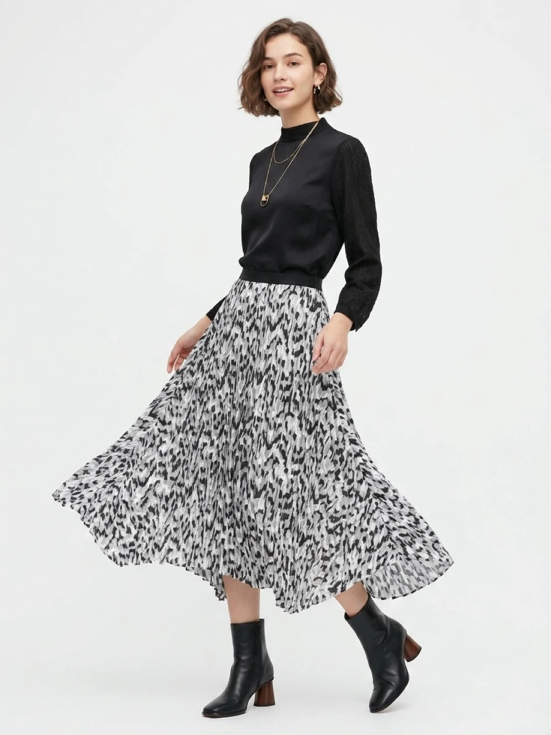UNIQLO : C Pleated Midi Skirt - Size M