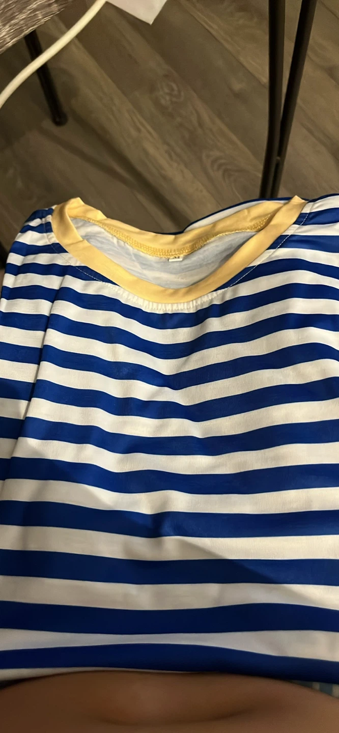 Young lady t-shirt new - photo 2