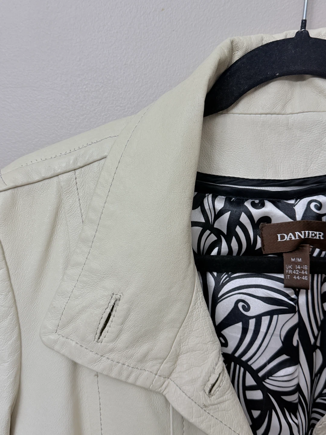 Danier Cream Genuine Leather Trench Coat Mid Length Medium - photo 3