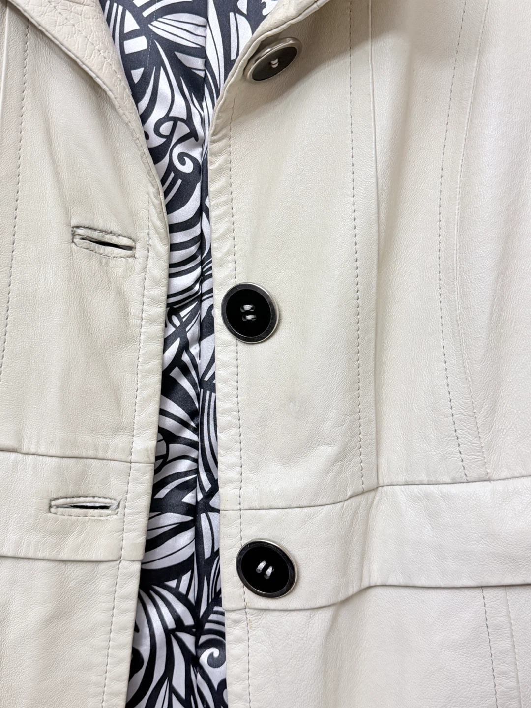 Danier Cream Genuine Leather Trench Coat Mid Length Medium - photo 4
