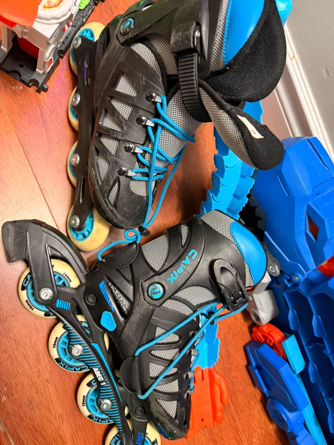 Hot Wheels Shark & Dragon Track Sets with Roller Skates