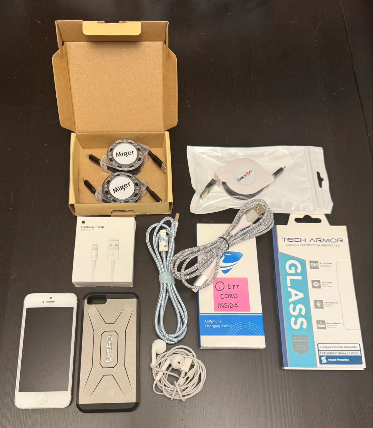 Multiple iPhones and accessories - photo 3