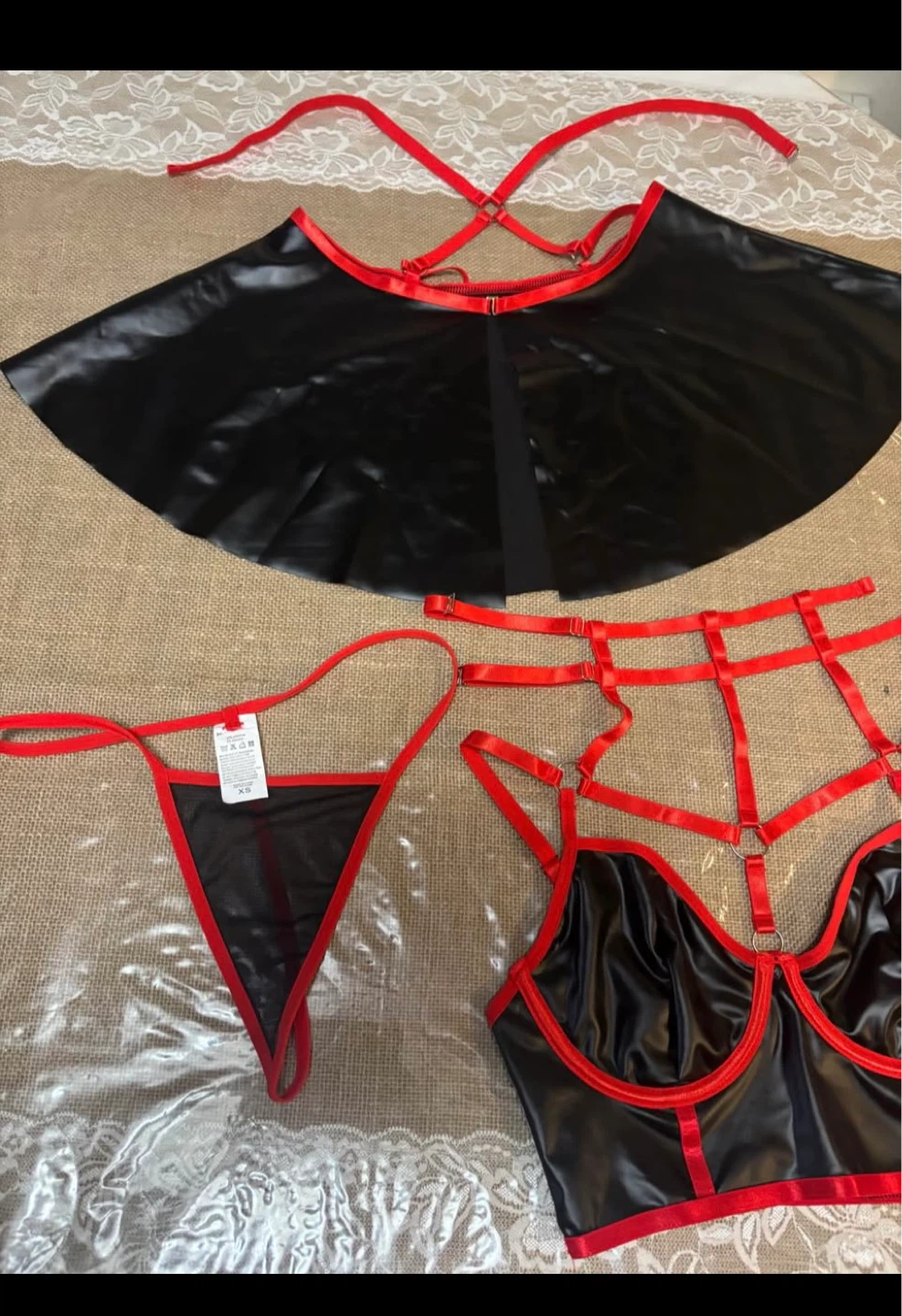 Black and Red Lingerie Set - photo 2