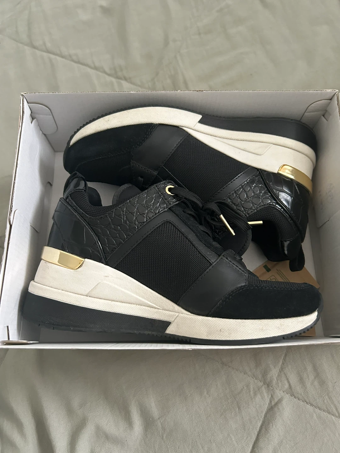 Michael Kors Sneakers, Size 6M - photo 3