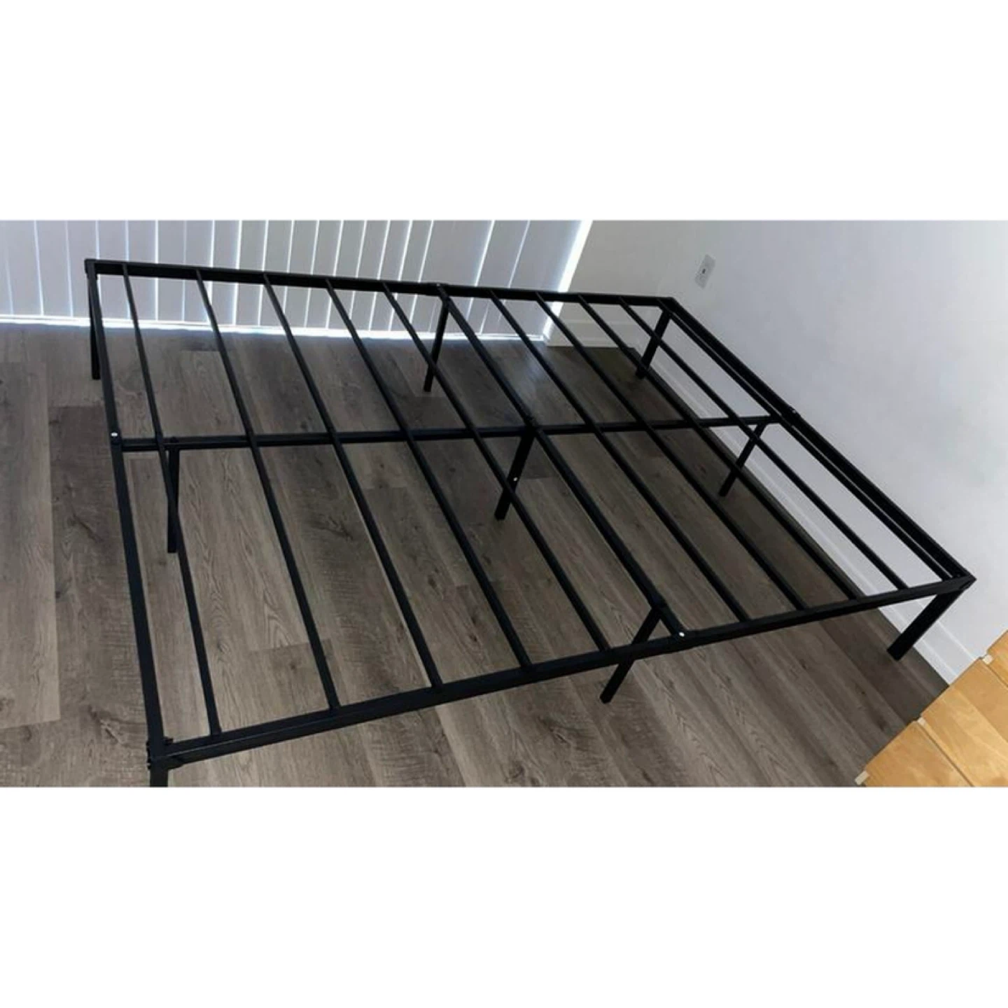 Queen Size Metal Bed Frame 14”