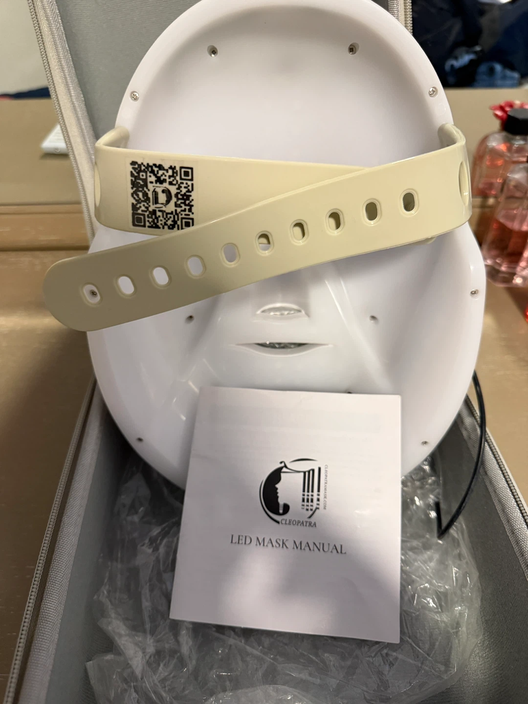 Cleopatra LED Face Mask with Case and Manual - photo 2