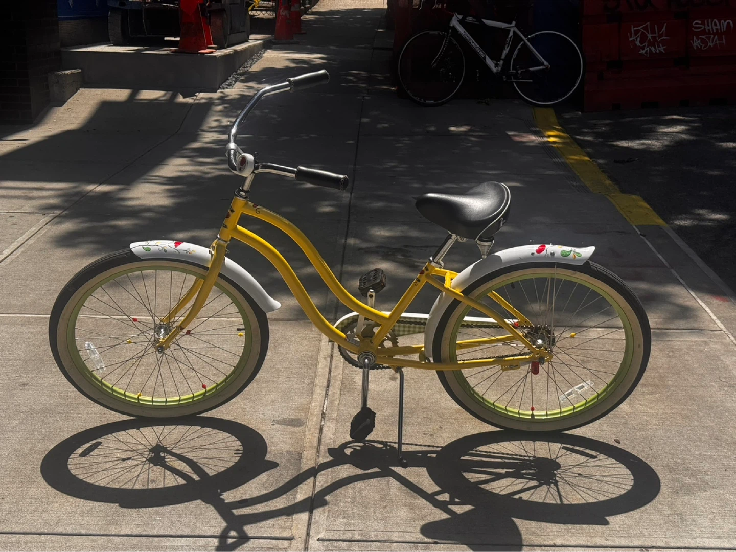 Yellow Cruiser Bicycle - photo 4