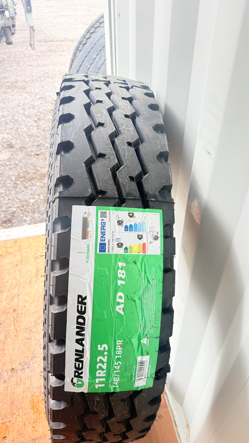 Truck Tire 11R22.5 - photo 2