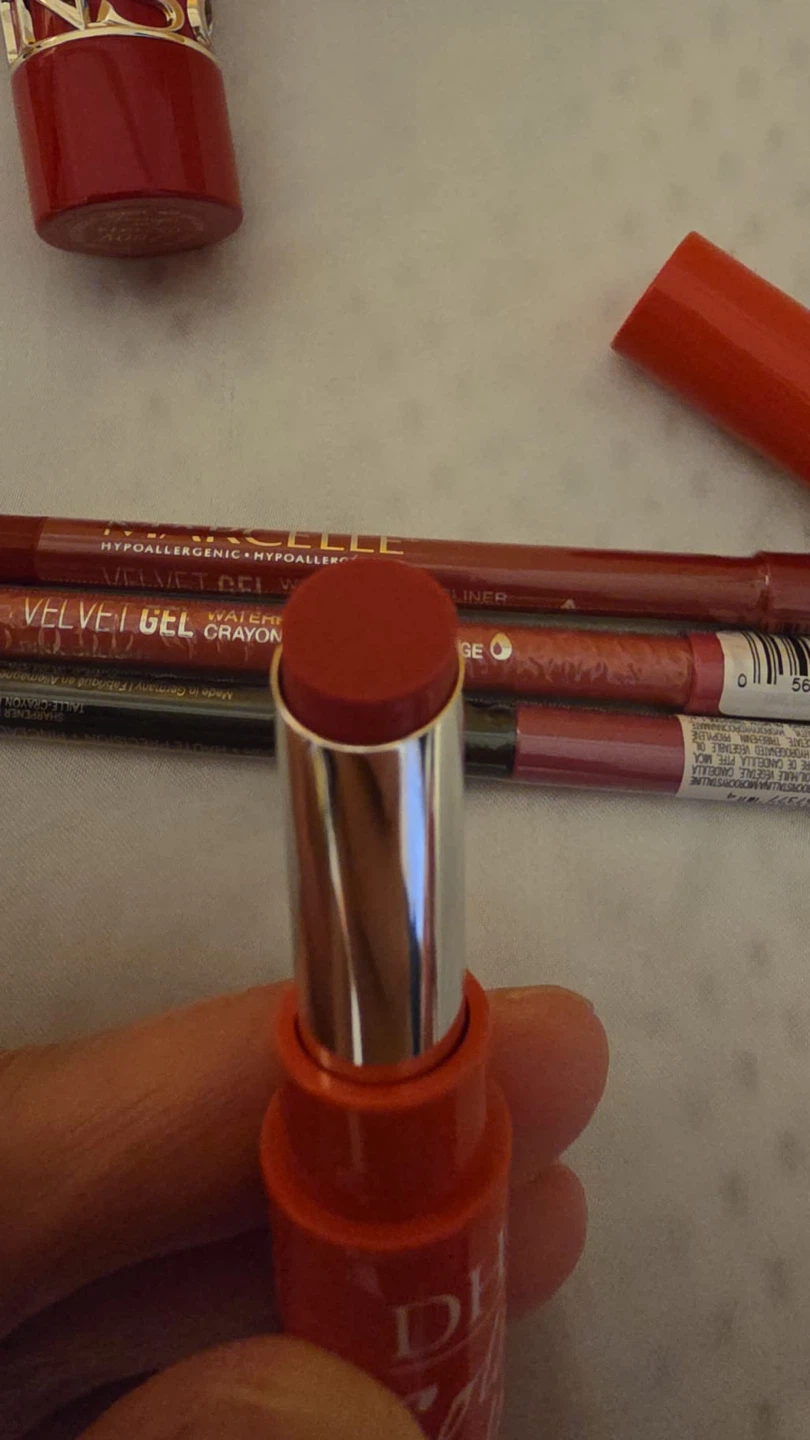 Lip Sticks 2 - Lip Liner 3 - photo 4