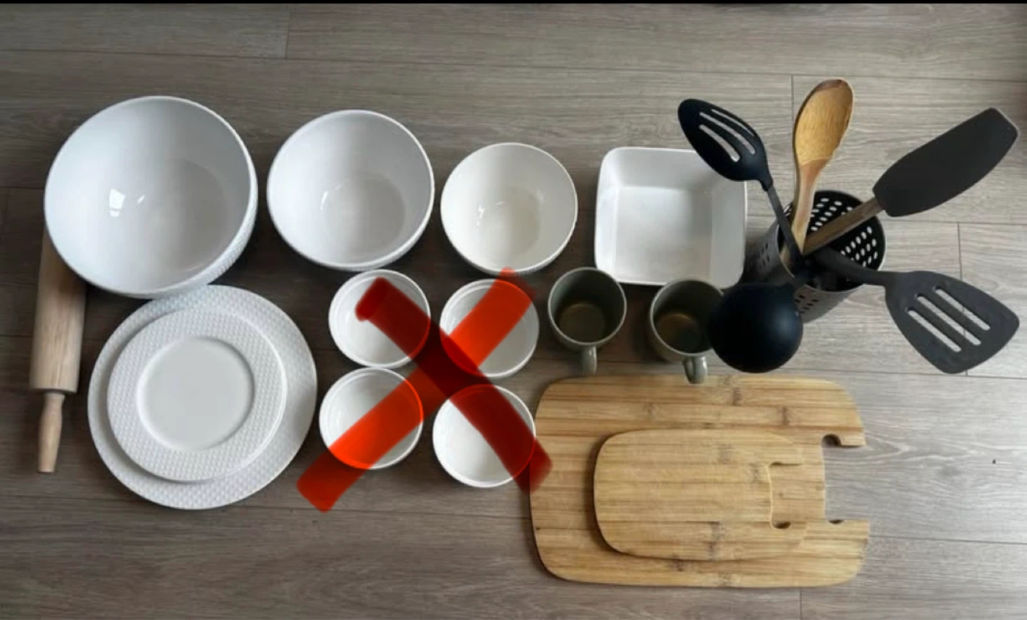 Moving Sale - Assorted Kitchenware Set