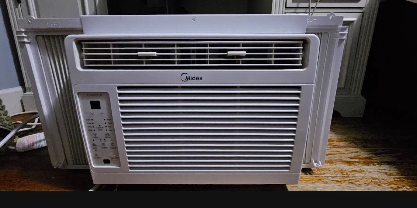 Midea Window Air Conditioner (like new)