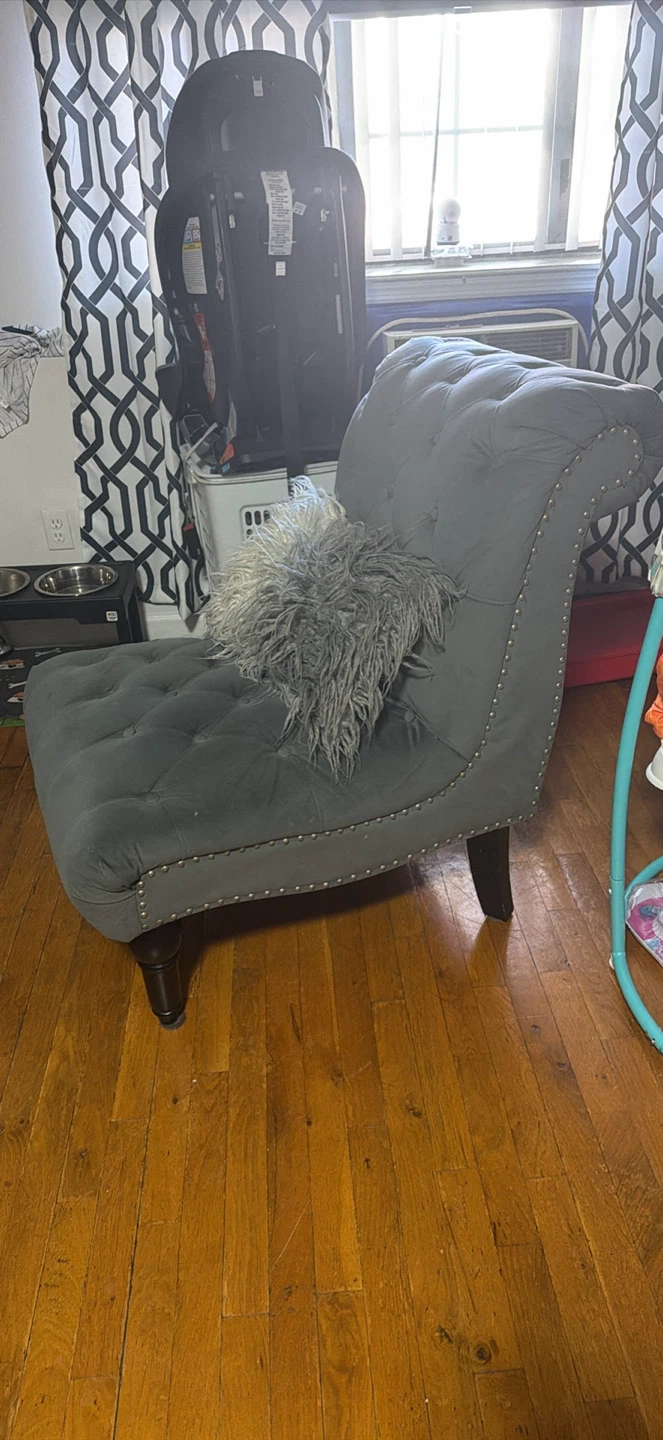 Gray Tufted Accent Chair with Decorative Pillow - photo 2