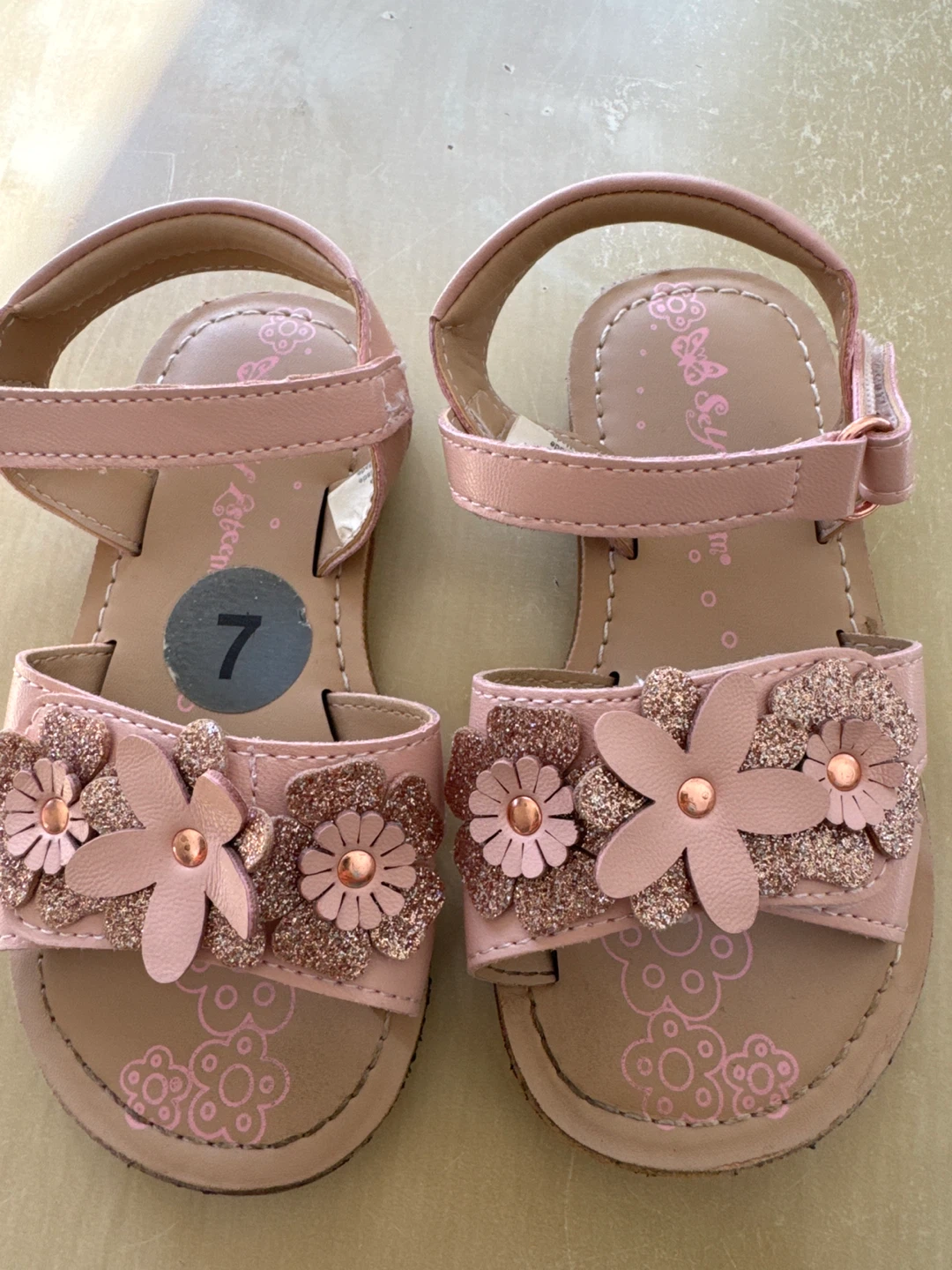 Souris Rose Flower Sandals Size 7
