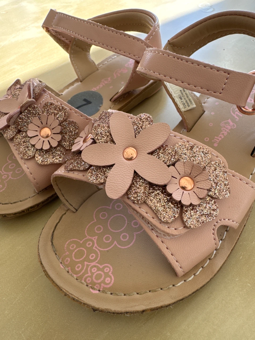 Souris Rose Flower Sandals Size 7 - photo 2